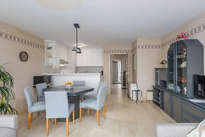 Cozy and Spacious Apartment on the 1st Floor