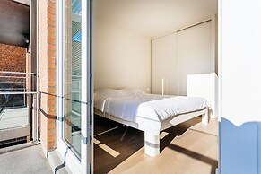 Apartment on Zeedijk With Stunning Sea View
