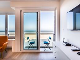 Apartment on Zeedijk With Stunning Sea View