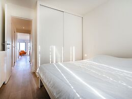 Apartment on Zeedijk With Stunning Sea View