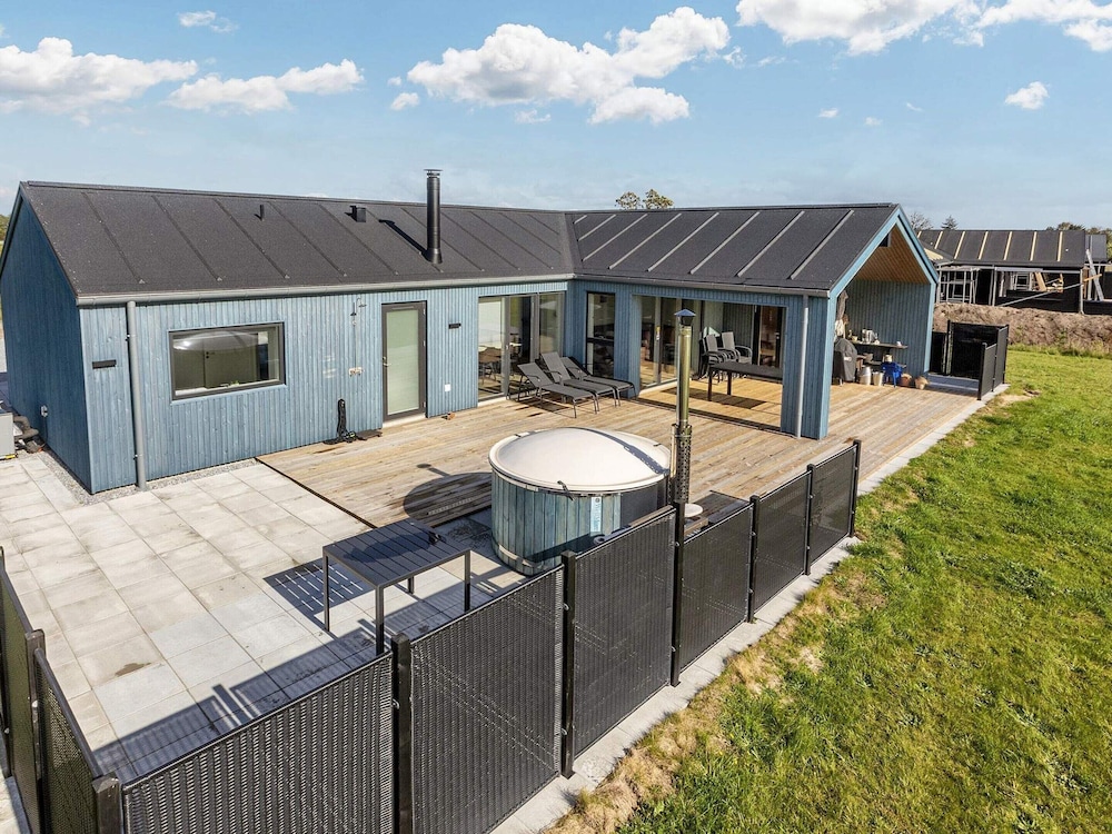 5 Star Holiday Home in Albaek