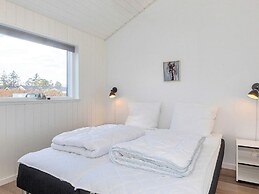 5 Star Holiday Home in Albaek