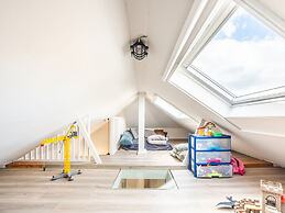 Villa Near Sea With BBQ and Play Attic