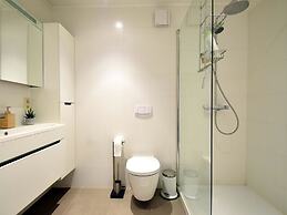 Chic Sea-view Apartment