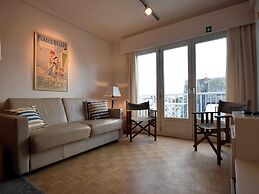 Chic Sea-view Apartment