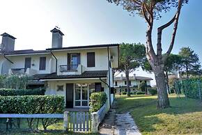 Villa in Caorle Near Spiaggia Tartaruga