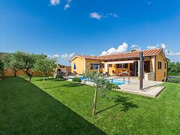 Villa Nataly met Zwembad