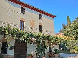 Raffinee Farmhouse With Pool Views