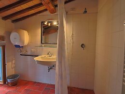 Raffinee Farmhouse With Pool Views