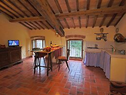 Raffinee Farmhouse With Pool Views