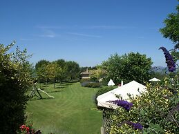 Apartment in Montone With Pool & Garden