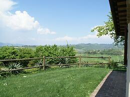 Apartment in Montone With Pool & Garden