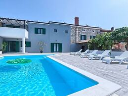 Villa Barbara Comfortable Holiday Residence