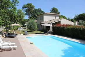 Magnificent Holiday Home With Pool