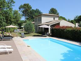Magnificent Holiday Home With Pool