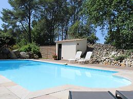 Magnificent Holiday Home With Pool