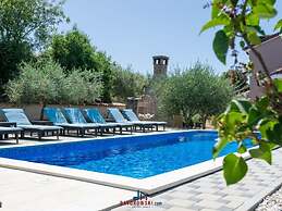 Sunshine Comfortable Holiday Residence