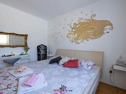 Sunshine Comfortable Holiday Residence