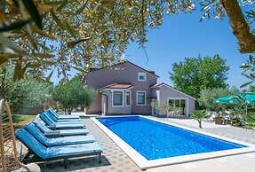 Sunshine Comfortable Holiday Residence