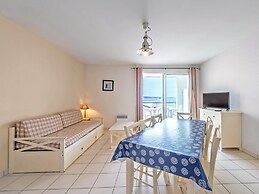 Flat by Pointe St-mathieu