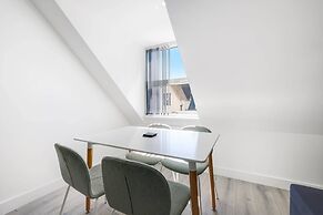 Modern 1 Bedroom Apartment - Camberley