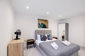 Modern 1 Bedroom Apartment - Camberley
