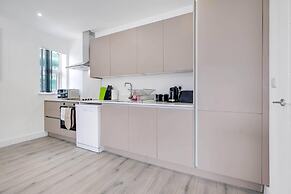 Modern 1 Bedroom Apartment - Camberley