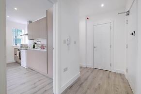 Modern 1 Bedroom Apartment - Camberley