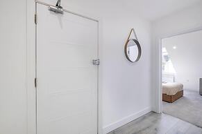 Modern 1 Bedroom Apartment - Camberley