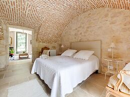 Charming Cottage in Prayssac With Private Pool