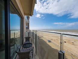 Beautiful Apartment With Stunning sea View