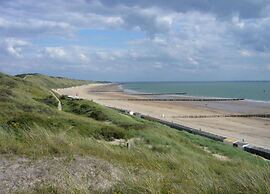 Zoutelande Retreat by Sea