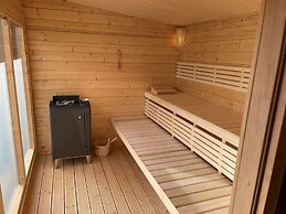Bente Modern Retreat