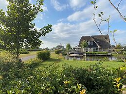 Villa by Tjeukemeer With Sauna & Whirlpool