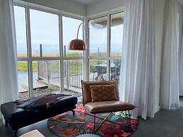Villa by Tjeukemeer With Sauna & Whirlpool