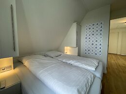 Villa by Tjeukemeer With Sauna & Whirlpool