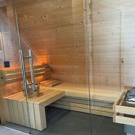 Villa by Tjeukemeer With Sauna & Whirlpool
