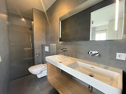 Villa by Tjeukemeer With Sauna & Whirlpool