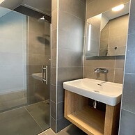 Villa by Tjeukemeer With Sauna & Whirlpool