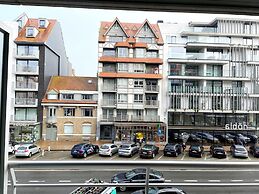 Stylish Apartment With Garage