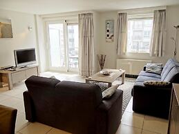 Stylish Apartment With Garage