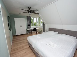 Spacious Holiday Home With Private Jetty