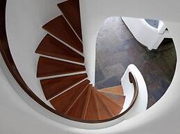 Hermitage-dahn Modern Retreat