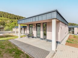 Bungalows mit Terrasse am Kronenburger See