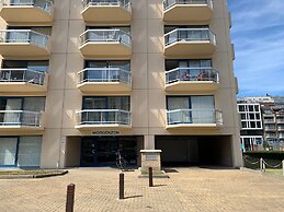 Spacious Seaside Apartment
