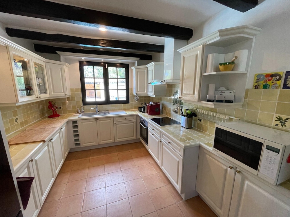 Villa in Vidauban With Pool and BBQ