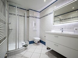 Hoppe 9 Modern Retreat