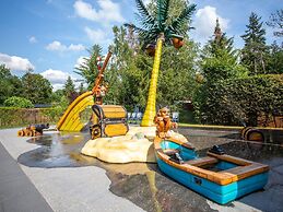 Luxury Lodge With Private Swimming Pool