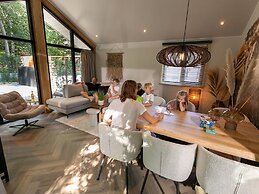Luxury Lodge With Private Swimming Pool