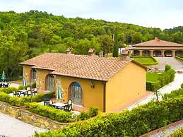 Apartment Monteverdi With Sauna & Pool